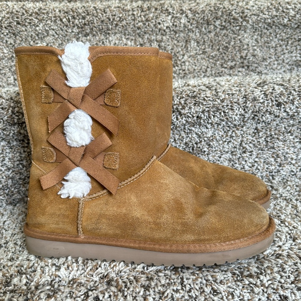 Koolaburra by UGG Victoria Suede Boots Size 9